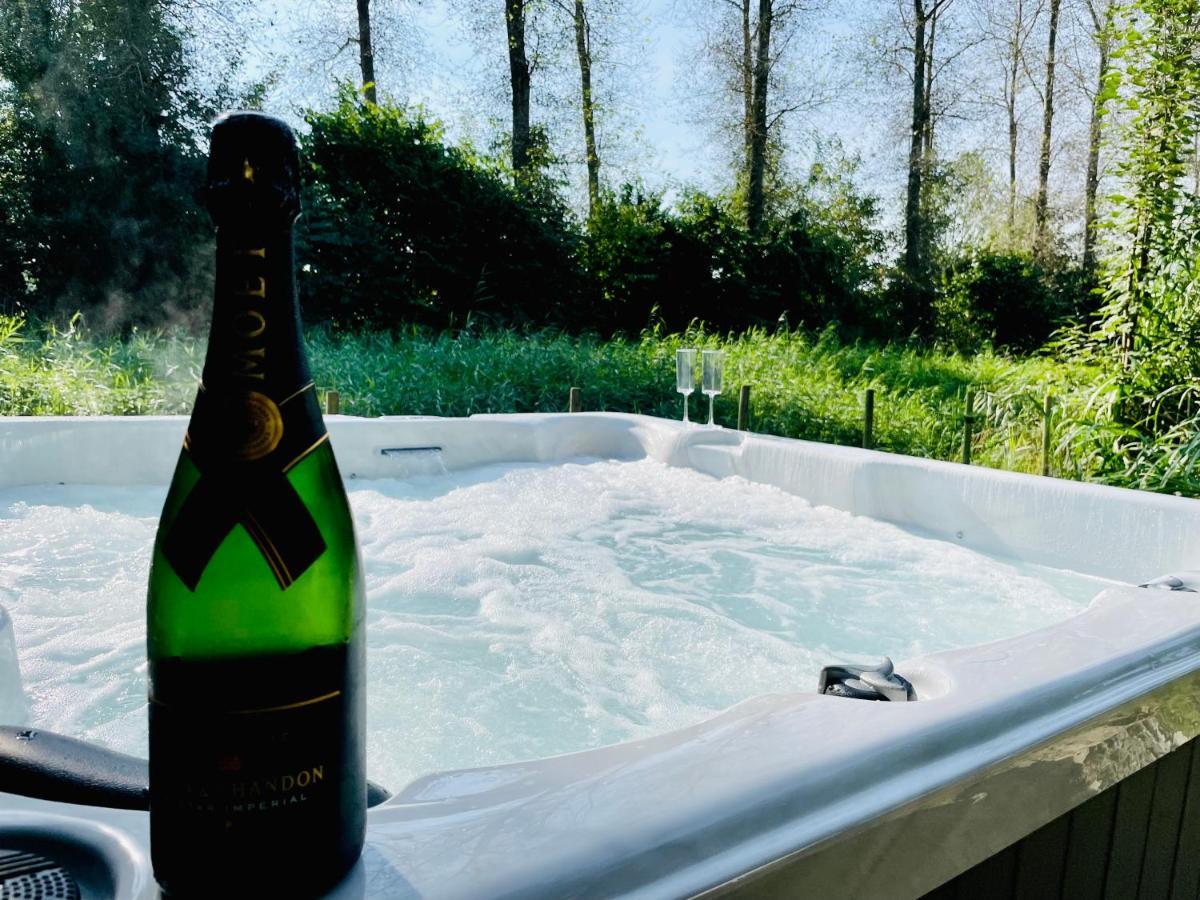 Villa Calma Rust Ruimte Luxe Inclusief Private Jacuzzi Zeewolde Exterior foto